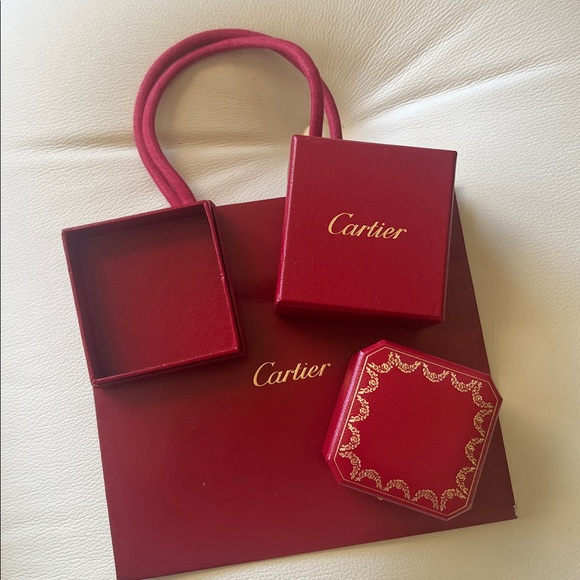 Cartier Large Trinity Ring in Yellow Gold, Rose Gold, Silver Gold, Size 4.5 - Picture 7 of 9